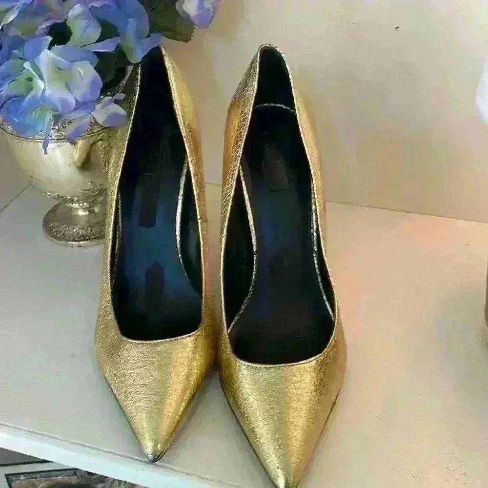 TopShop Gold Foil 4.5” Pumps Great Condition - Picture 2 of 8